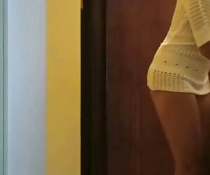 Chica video gay en español con gran culo y rastas chupa un consolador negro