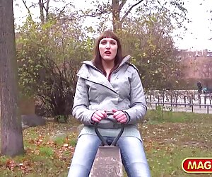 Mujer grande rubia juega su porno hentai subtitulado español coño